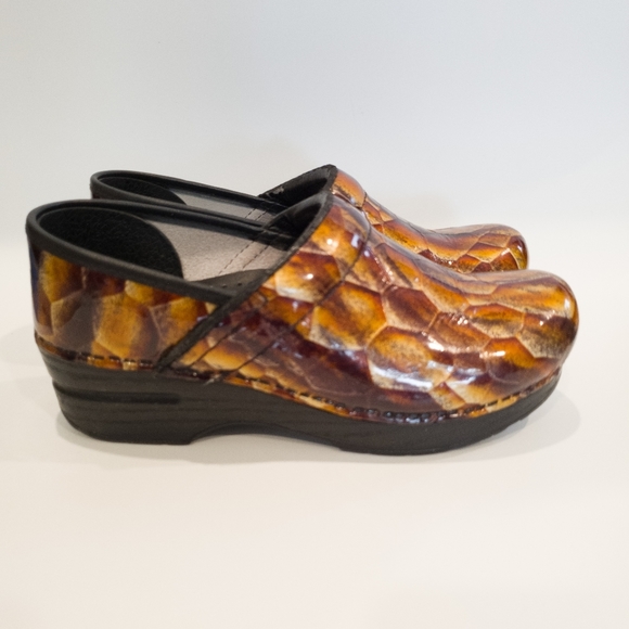 Dansko Womens Tiger Eye Leather Professional Shoes Clogs Size 6.5 - Picture 8 of 16